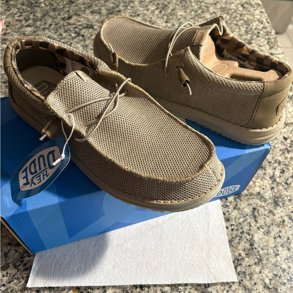 Men’s Hey Dude Wally Sox Tan size 12